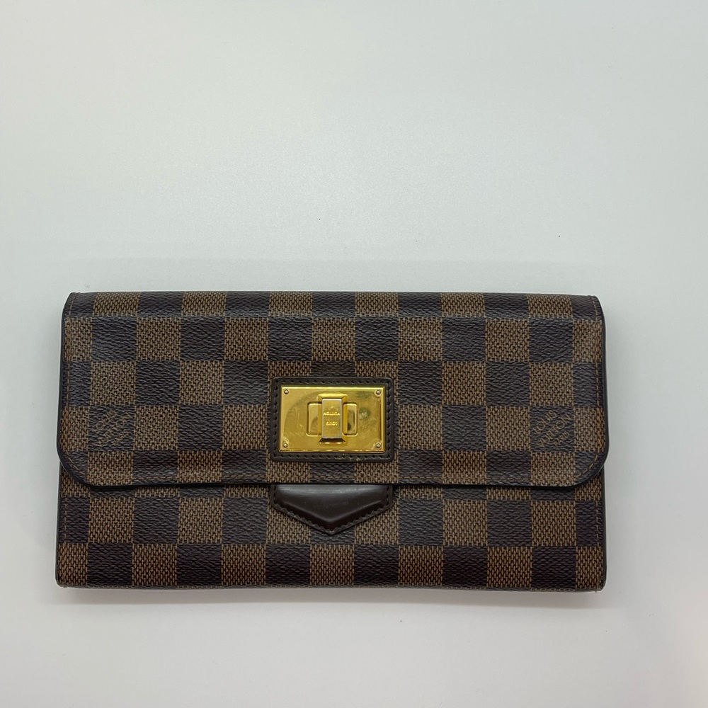 Louis Vuitton Long Wallet Portefeuille
Roseberry Damier